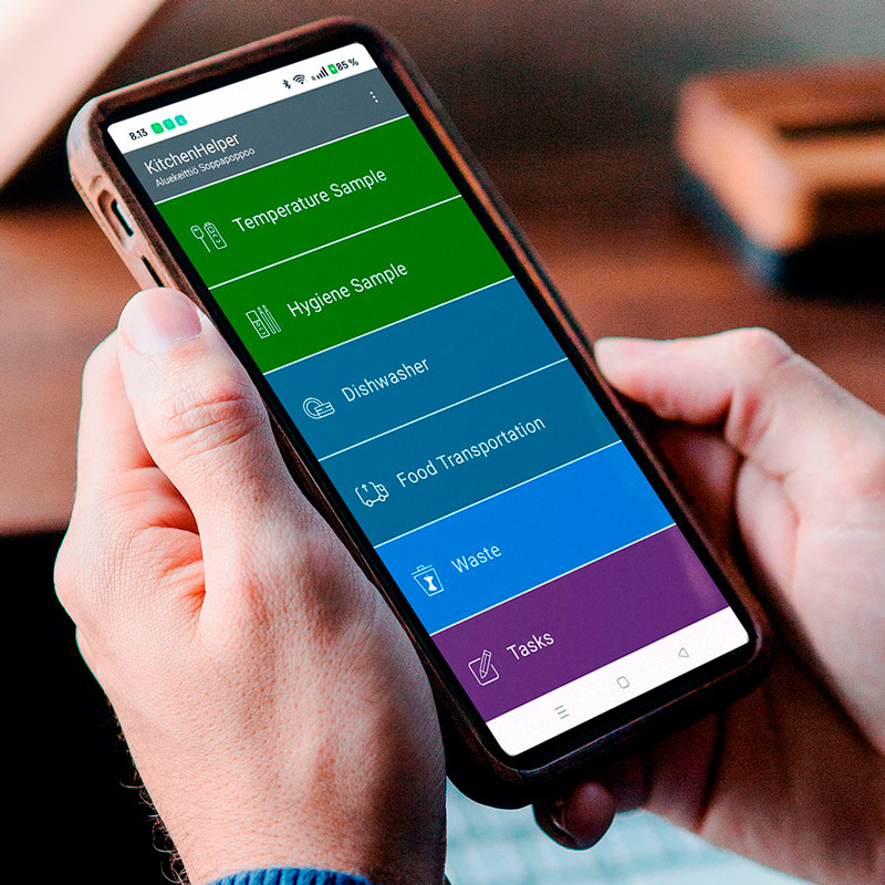Samples are recorded with the KitchenHelper application, and all data is automatically transferred to the cloud service.